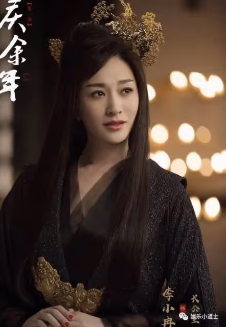 李小冉《林深見鹿》殺青!與「雞腿仙子」李沁演母女