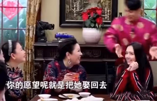 向佐夫婦現身麵館,郭碧婷靠丈夫身上一臉嬌羞,放小奶皇獨自就餐