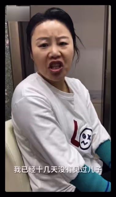 草帽姐自曝兒媳疑似懷二胎,稱親家拒絕要孩子,緊皺眉頭滿臉愁容