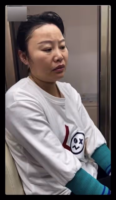 草帽姐自曝兒媳疑似懷二胎,稱親家拒絕要孩子,緊皺眉頭滿臉愁容