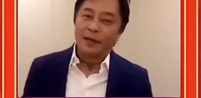 王傑退圈多年曝近照,戴耳環滿頭黑髮宛如回春,久居國外生活愜意