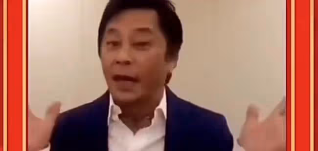 王傑退圈多年曝近照,戴耳環滿頭黑髮宛如回春,久居國外生活愜意