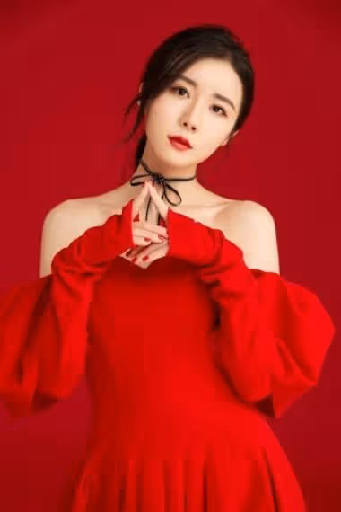 李易峰方安娜滑雪後一起回酒店過夜，疑似戀情曝光，女方迅速否認