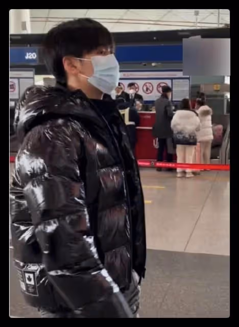 張子楓緋聞男友風波後首現身,在機場大發脾氣,當場黑臉教訓路人
