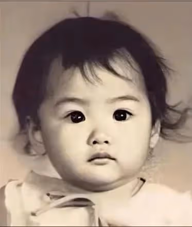 朱茵那麼愛周星馳，為何轉身就嫁給了「窮小子」黃貫中？