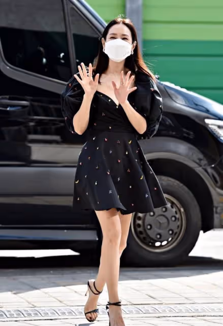 孫藝珍宣布結婚後戴婚戒上節目?迫降幕後公開,孫仙甜認:是命運