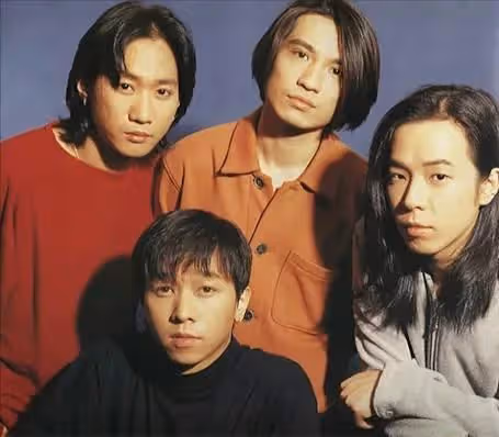 朱茵那麼愛周星馳，為何轉身就嫁給了「窮小子」黃貫中？