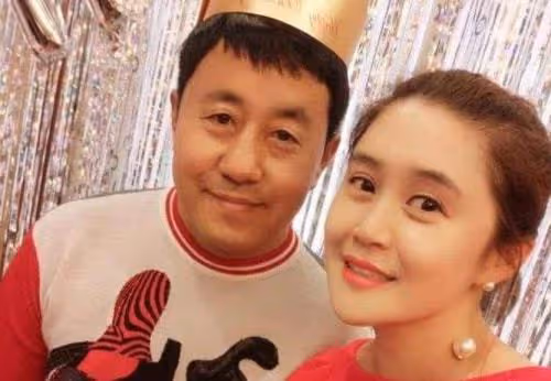 「長貴」王小寶正面回應,雖娶小20歲嬌妻,但並沒有「拋妻棄子」