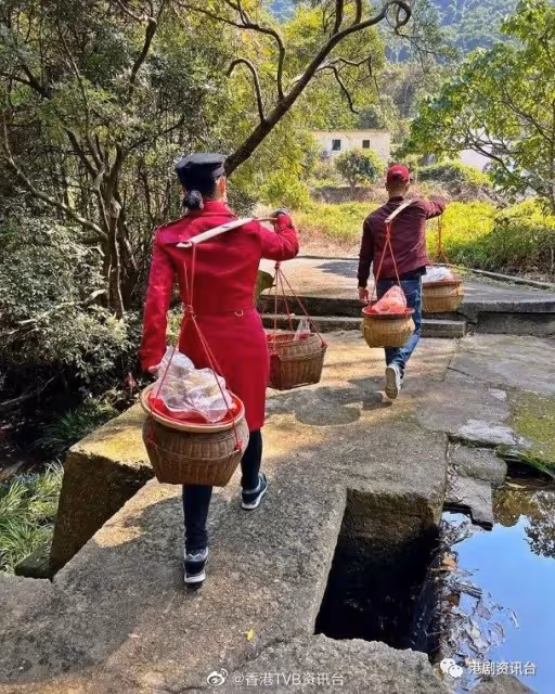 胡杏兒跟足傳統紅噹噹!單文柔為女打疫苗唔敢輕舉妄動