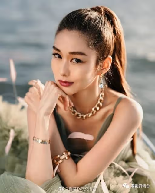 岑麗香曬完線頭再秀長腿!陳凱琳曬舊婚照放閃