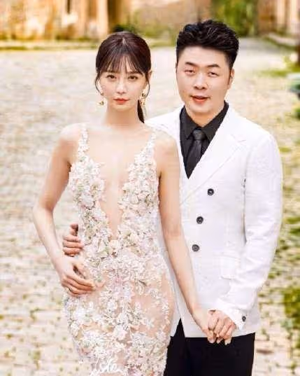 戀愛九年,杜海濤和沈夢辰這倆貨終於結婚了,恭喜他們