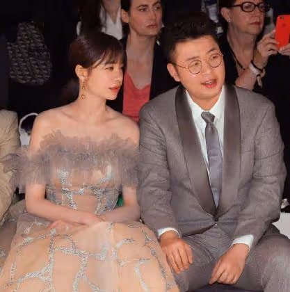 戀愛九年,杜海濤和沈夢辰這倆貨終於結婚了,恭喜他們