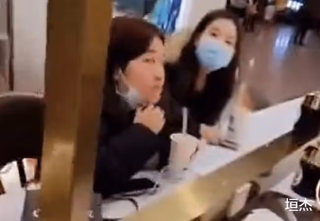 直播間嘲諷殘疾老奶奶,硬剛王思聰的孫一寧,如今自曝被性騷擾?