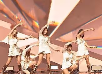 權志龍-JENNIE戀愛新證據;GFRIEND重組後拿1位!