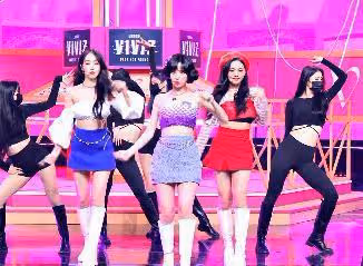 權志龍-JENNIE戀愛新證據;GFRIEND重組後拿1位!