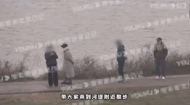 周迅帶男友見家長!父母全程插兜疑不滿意,男方頻刷手機似局外人
