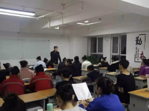 我生病住院,兒子兒媳讓我拿養老錢看病,老公給了兒子一巴掌