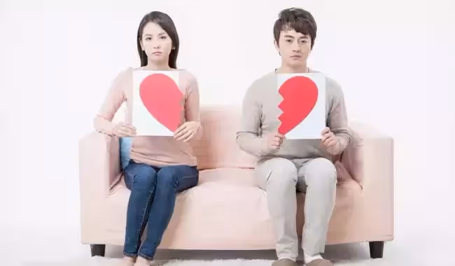 我的婚前房,老公硬是要低價賣給他弟,我直接讓他簽離婚協議書