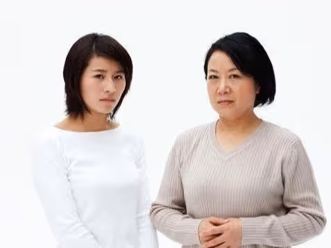 省吃儉用買2套房公婆搬來養老,小叔結婚打掃婚房,把婆婆轟出去