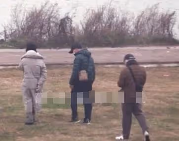 周迅帶男友見父母,父親與男友同框,網友:一時分不清哪個是爸