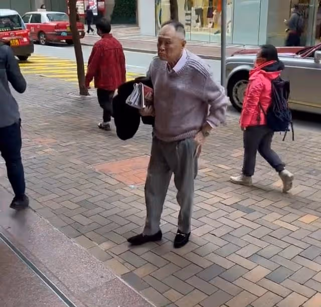86歲趙世曾近況曝光,步履蹣跚似患痴呆,膝下3個孩子卻一直未婚