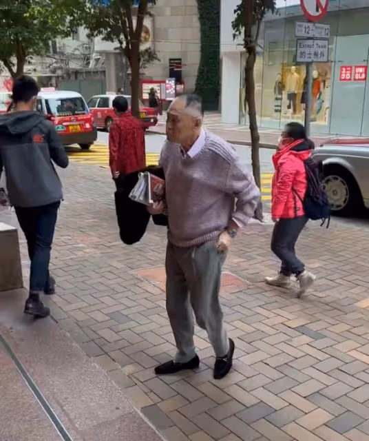 86歲趙世曾近況曝光,步履蹣跚似患痴呆,膝下3個孩子卻一直未婚