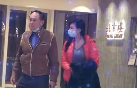 86歲趙世曾近況曝光,步履蹣跚似患痴呆,膝下3個孩子卻一直未婚