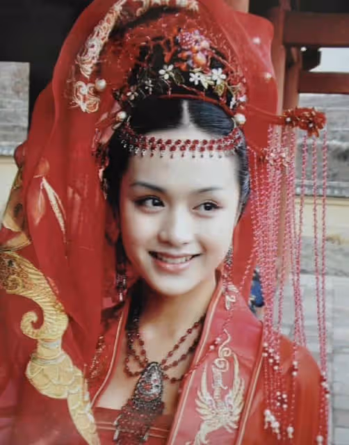富大龍與小8歲饒敏莉官宣離婚!結婚12年仍未生子,6年前被曝情變