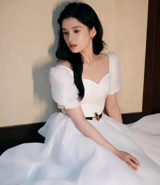 娛樂記憶 | 誰說我只會穿校服 讓你看看我輕舞飛揚 張婧儀