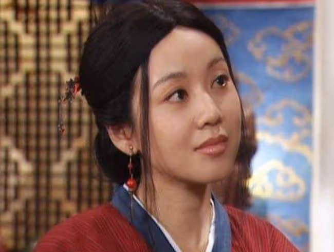 閆妮與趙本山傳緋聞,多年不結婚原因曝光,如今稱做單身媽媽挺好