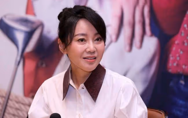 閆妮與趙本山傳緋聞,多年不結婚原因曝光,如今稱做單身媽媽挺好