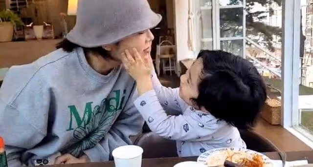 蔡琳二婚和高梓淇結婚,結婚6年又離婚,不讓兒子回中國,說中文