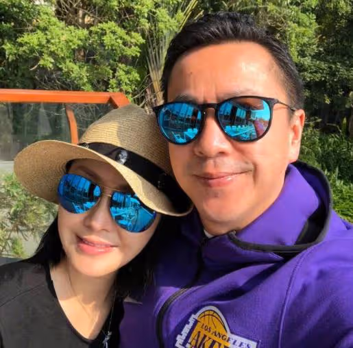 王中磊:孤身到重慶結婚,20年後請數百位明星補辦豪華婚宴
