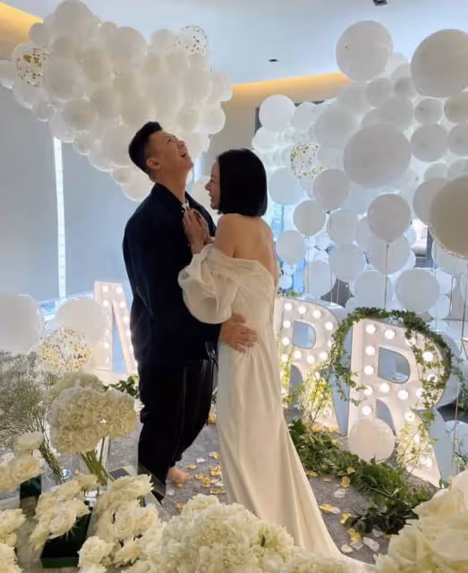 何猷君前任二婚出嫁太風光!收千萬元聘禮擺滿屋,現場奢華如宮殿