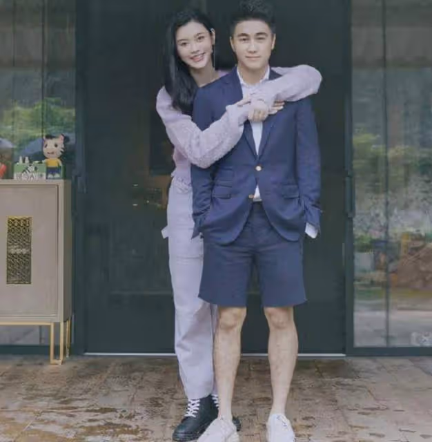 何猷君前任二婚出嫁太風光!收千萬元聘禮擺滿屋,現場奢華如宮殿