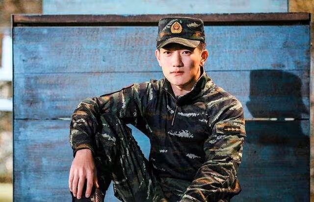 「碰瓷」吳卓羲,被李晨當跳板,張馨予一嫁改命憑什麼?