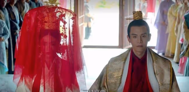 鄧倫化身鳳凰搶親,任嘉倫陸繹盪氣迴腸,而他的搶親戲碼百看不厭