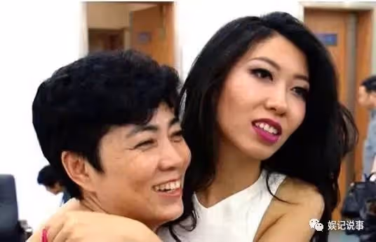 被母親用人血饅頭培養出來的曲婉婷，會回國陪母親最後一程嗎？