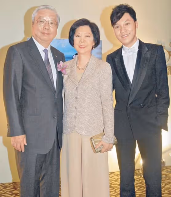香港「30億闊太」離世!徐小鳳到場送別,周潤發謝賢父子低調悼念