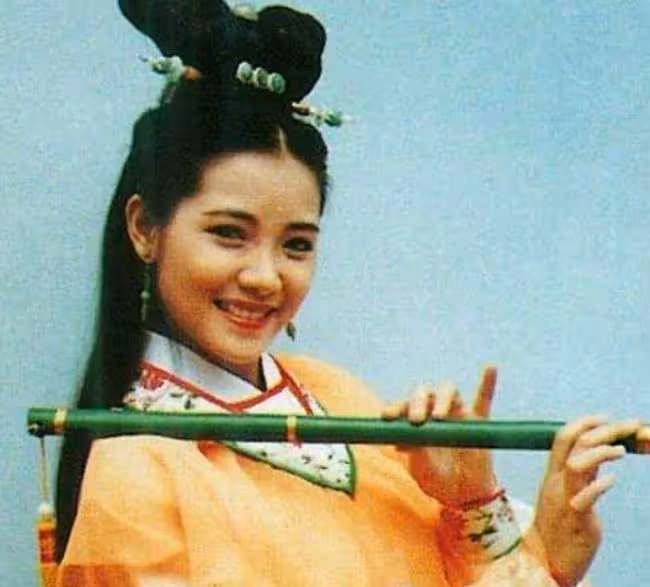 亞視花旦劉玉婷移居內地近況,53歲凍齡有術,開房地產公司成總裁