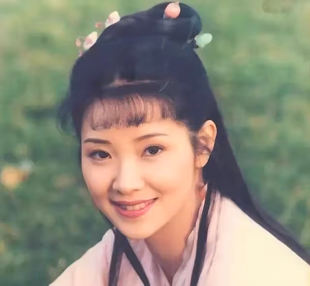 香港90年代紅星近照曝光!身材發胖明顯,嫁外國富商全家定居廣州
