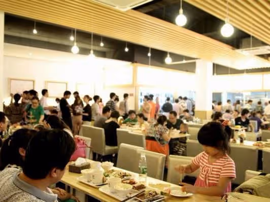 我找舅舅借15萬開餐館,承諾三年還清,如今過了一年舅舅就來要債