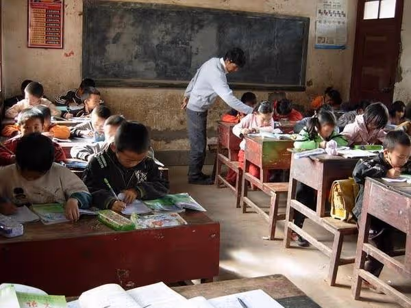 我月薪一萬,男友每月只給我八百,三年後男友瞞著我全款買房