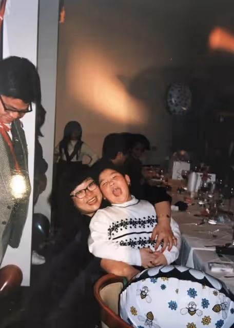 沈殿霞去世14周年,鄭欣宜髮長文悼念亡母,曬合照母女情深引淚目