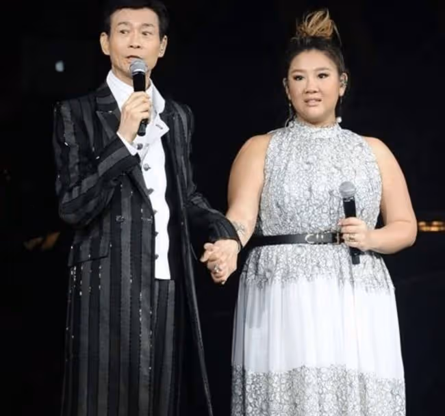 沈殿霞去世14周年,鄭欣宜髮長文悼念亡母,曬合照母女情深引淚目