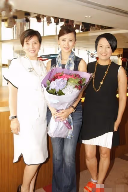 53歲劉玉婷罕曝近況,嫁入豪門17年身材豐腴,定居內地成公司總裁