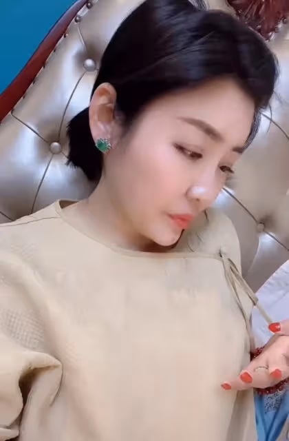 嬌嬌再發聲稱被道德綁架!回應趙本山女兒的狀告,無奈表示我撤了