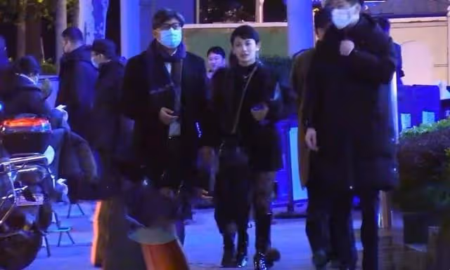 李湘曬自拍疑似被求婚，手上戴超大鑽戒吸睛，臉頰消瘦滿面春光