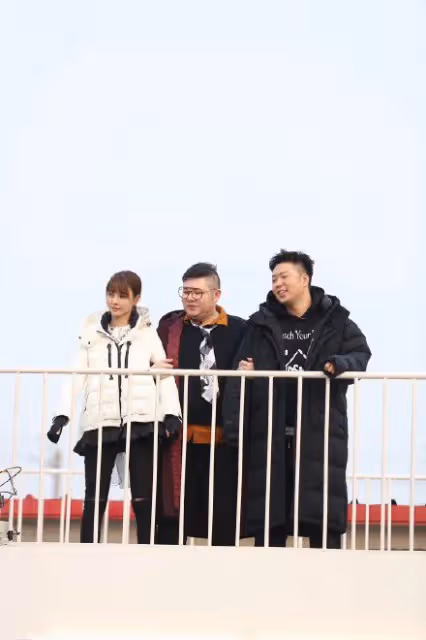 圈內人曝杜海濤求婚細節,沈夢辰生日當天送驚喜,獻鴿子蛋大鑽戒