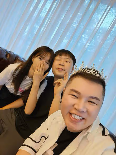 圈內人曝杜海濤求婚細節,沈夢辰生日當天送驚喜,獻鴿子蛋大鑽戒